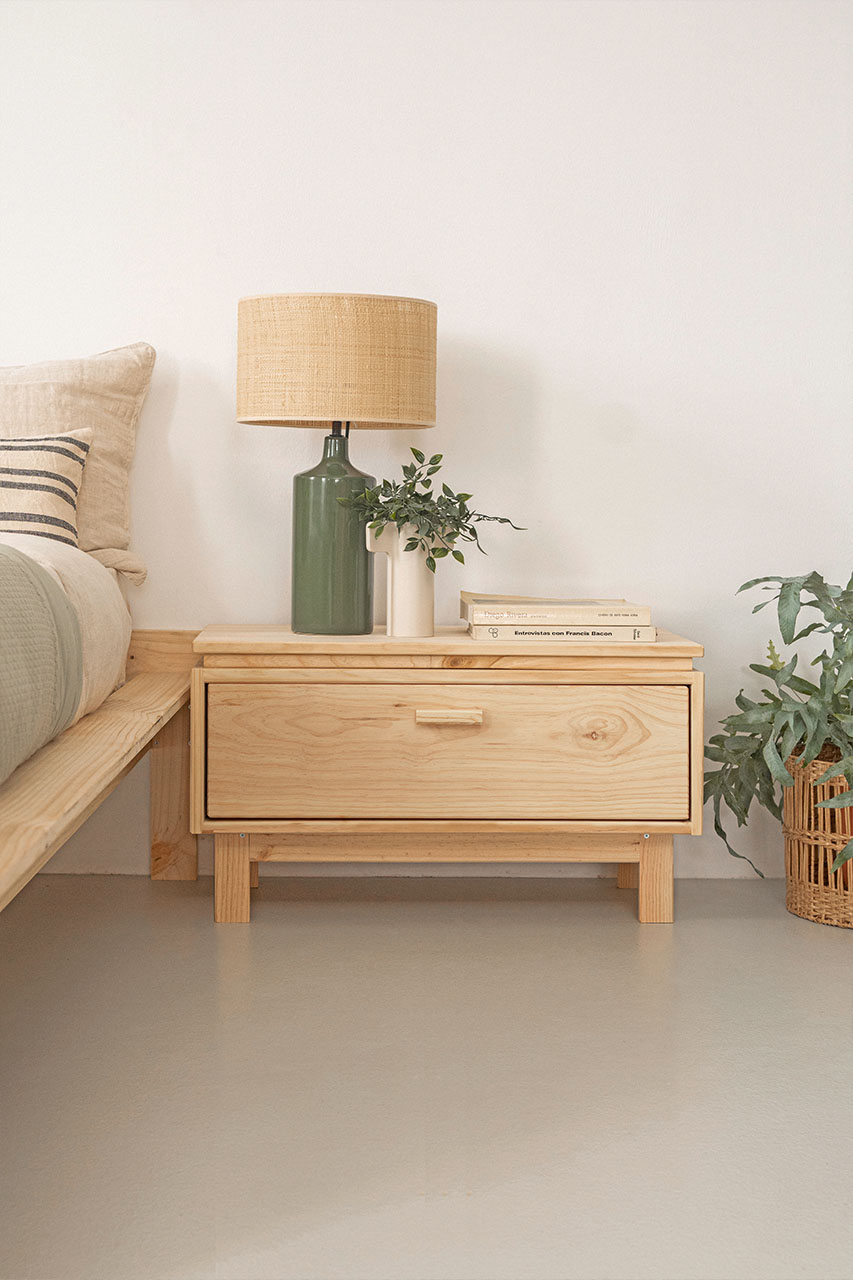 Imagen de ambiente 1 para:Mesilla de noche de madera